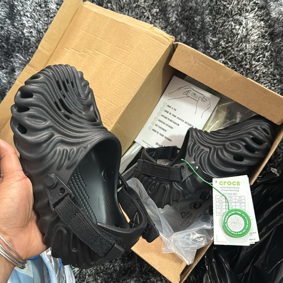 Crocs - Picture 2 of 7